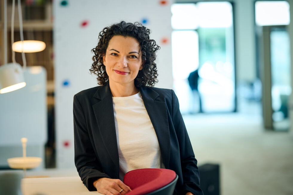 Bettina Stoi von WORKWELL anlässlich des Mitarbeiter-Shootings; fotografiert von Dieter Düvelmeyer, ©Foto: Dieter Duevelmeyer