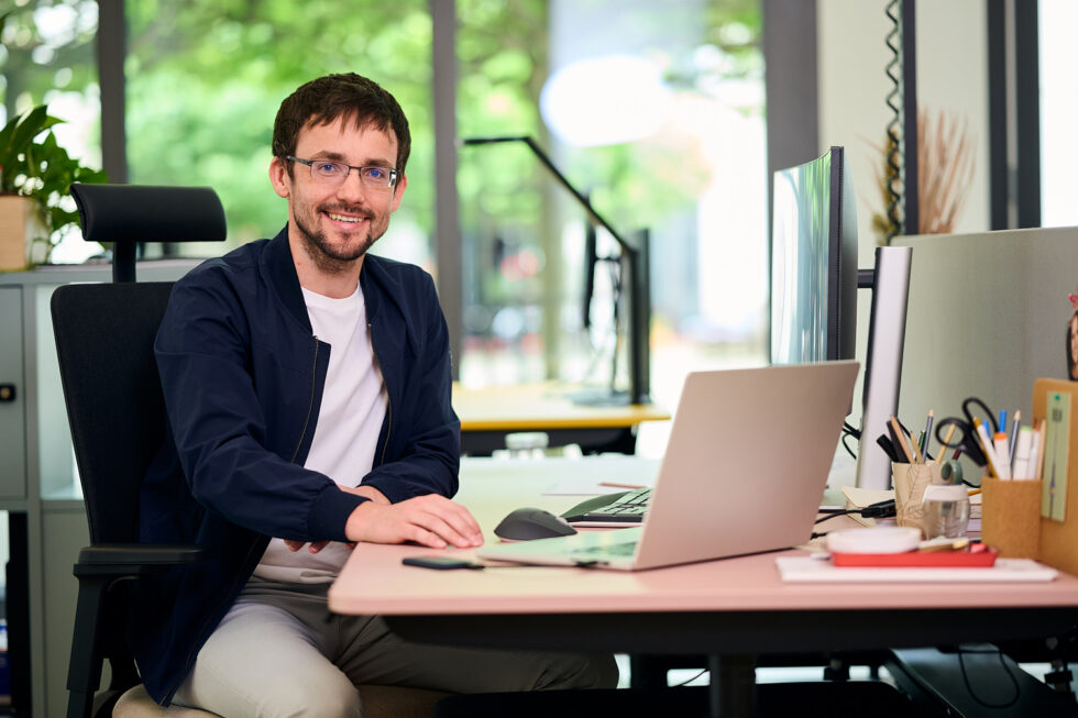 Alexander Voigt von WORKWELL anlässlich des Mitarbeiter-Shootings; fotografiert von Dieter Düvelmeyer, ©Foto: Dieter Duevelmeyer