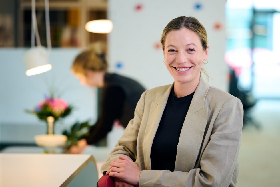 Sandra Holm von WORKWELL anlässlich des Mitarbeiter-Shootings; fotografiert von Dieter Düvelmeyer, ©Foto: Dieter Duevelmeyer